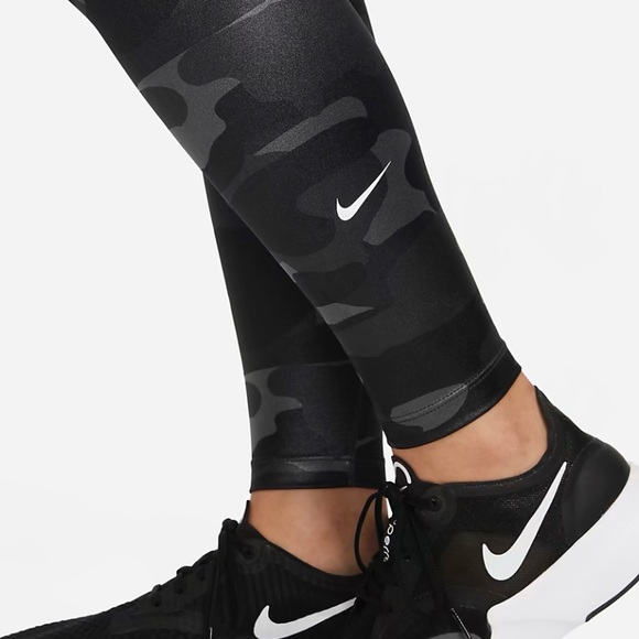 Nike One Mid-Rise Camo Leggings - Picture 2 of 5